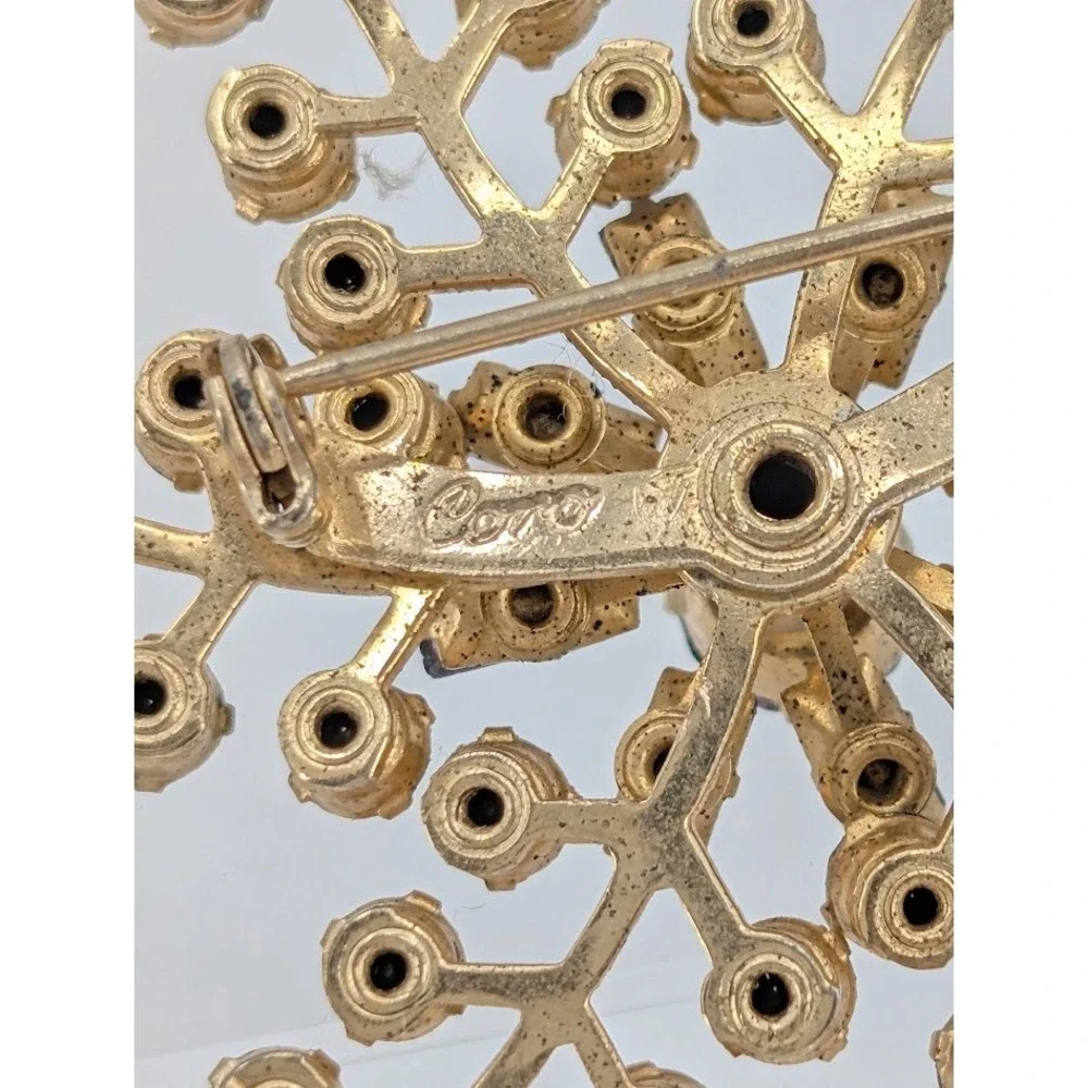 VTG Coro Snowflake Starburst 3D Brooch Pin Purple Rhinestone Gold Tone MCM